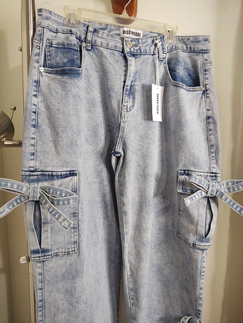 Disclosure Light Wash Cargo Jeans with Side Bow Details 20W - Picture 3 of 11